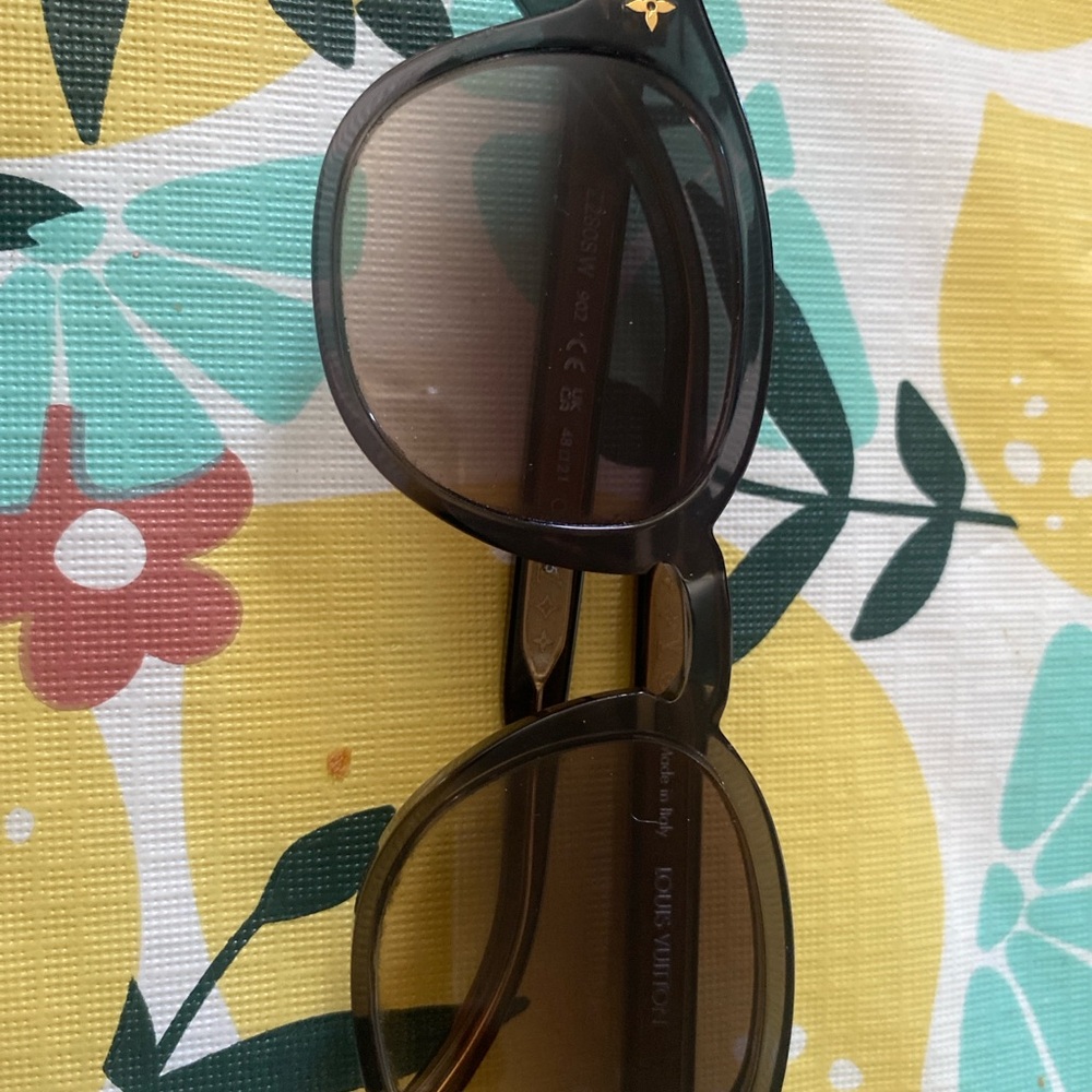 Louis Vuitton Black and Gold Eyewear